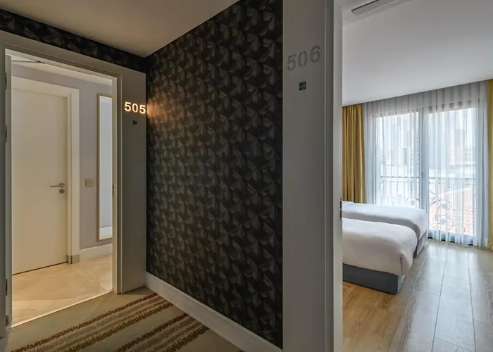 Gleam Bomonti מלון